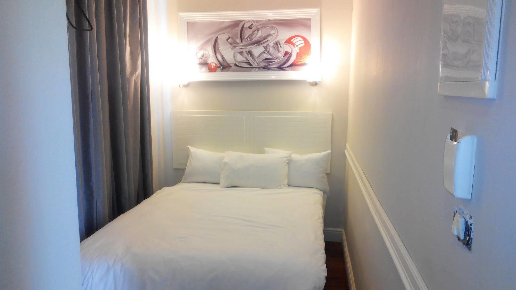 โฮเต็ล เลนิส Hotel เทลอาวีฟ ภายนอก รูปภาพ