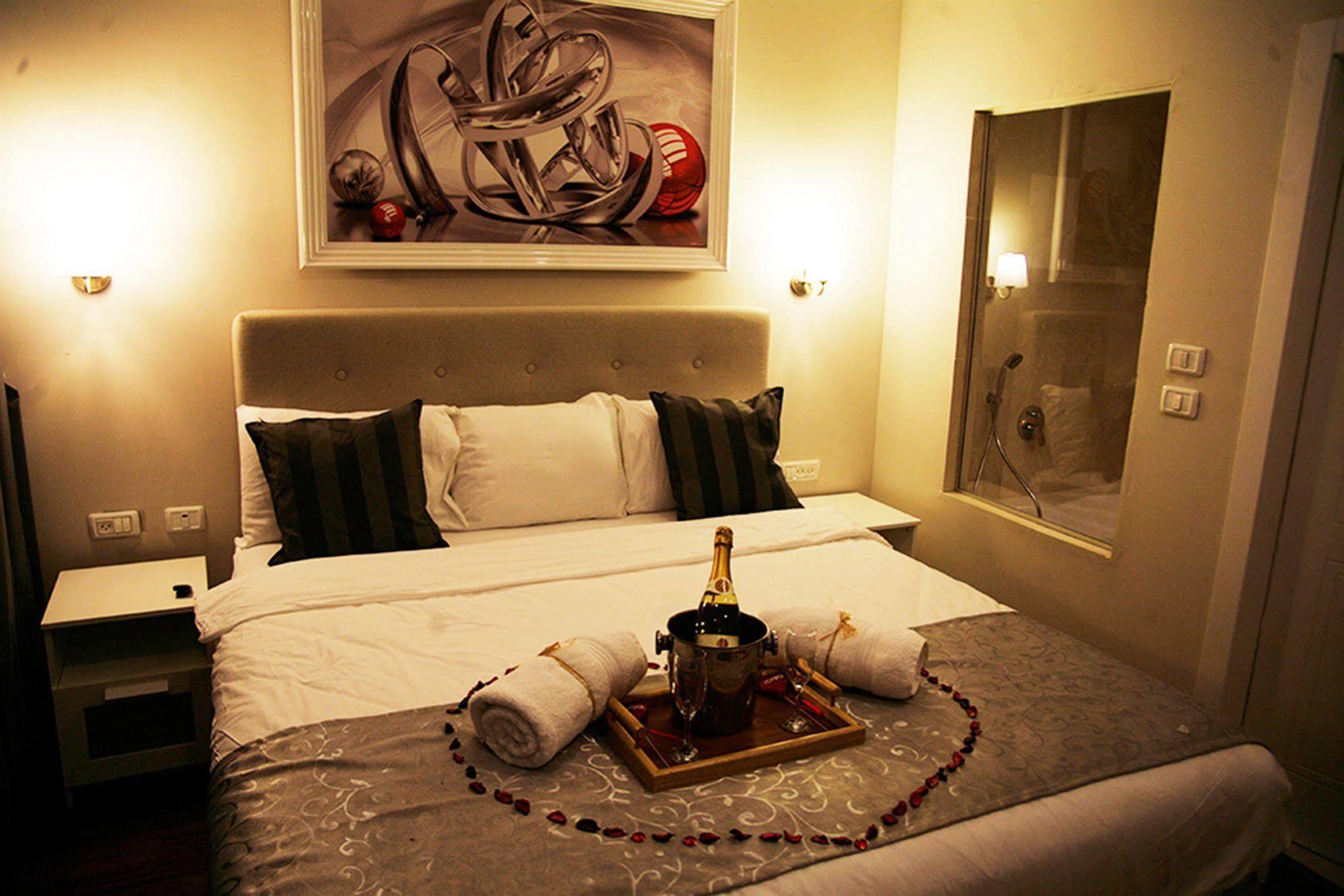 โฮเต็ล เลนิส Hotel เทลอาวีฟ ภายนอก รูปภาพ