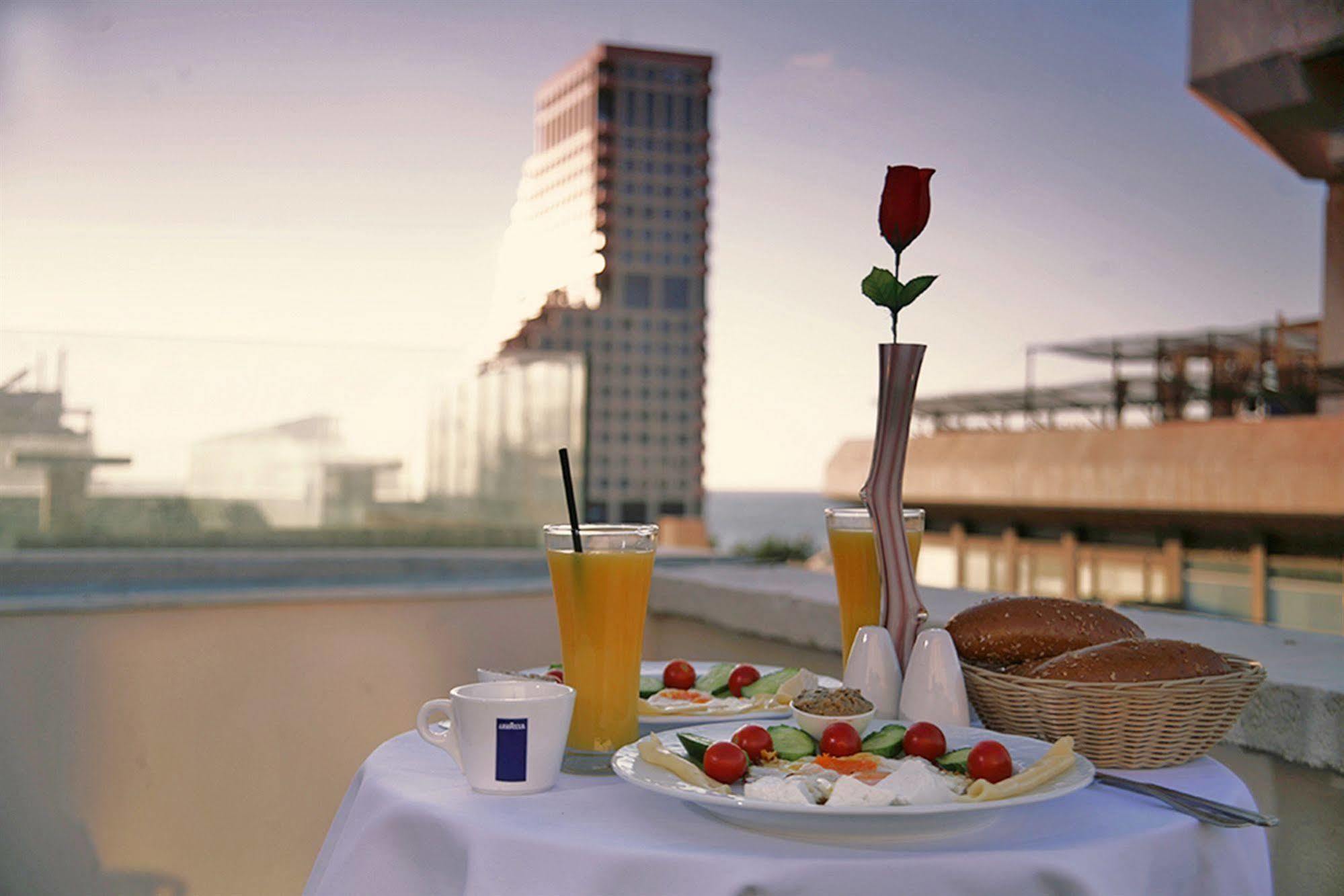 โฮเต็ล เลนิส Hotel เทลอาวีฟ ภายนอก รูปภาพ